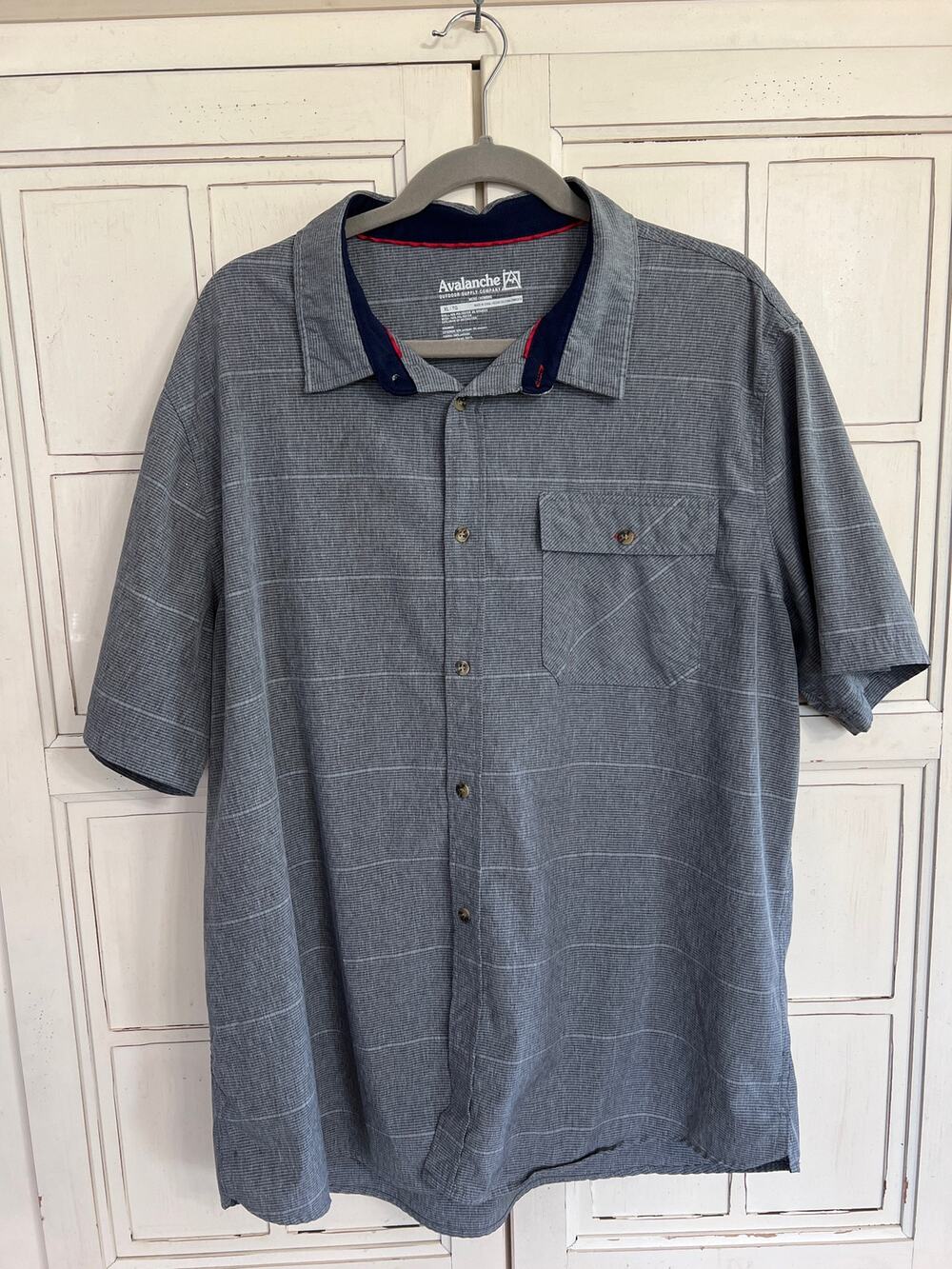 Avalanche Duluth Trading Co size XL men’s button down short sleeve shirt top